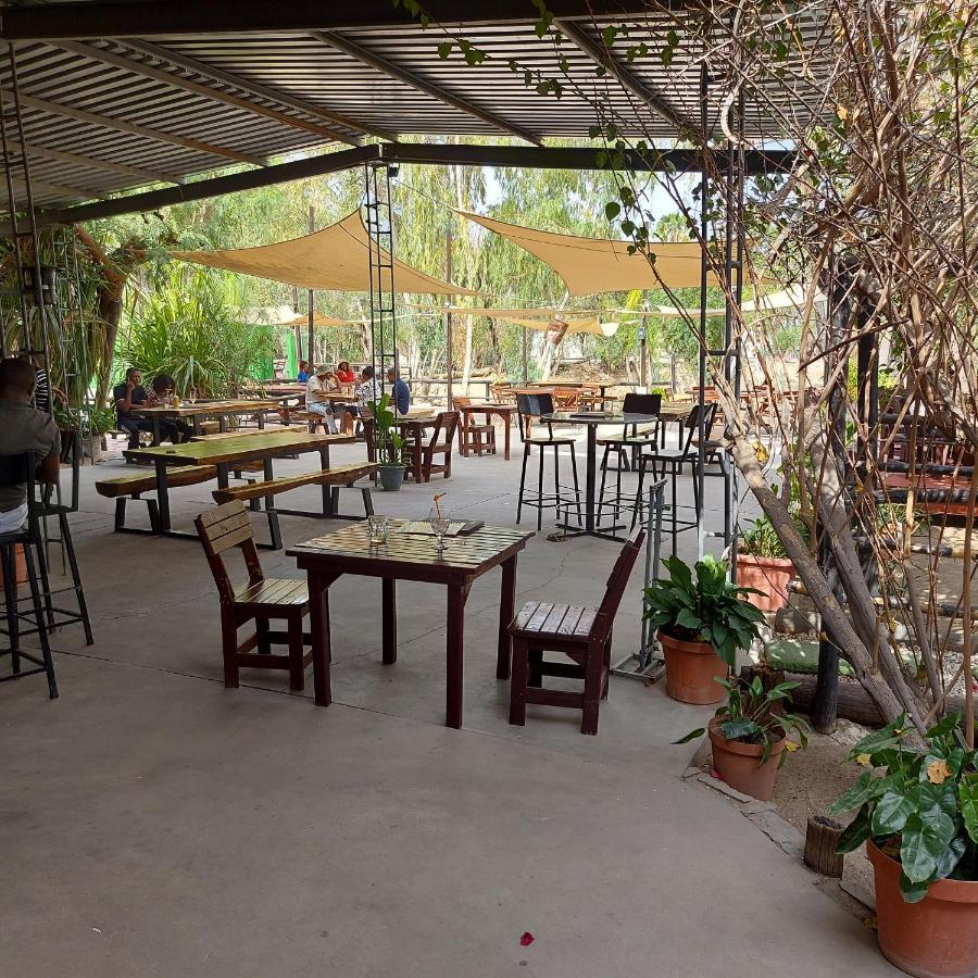 Ondangwa Rest Camp Bed & Breakfast ภายนอก รูปภาพ