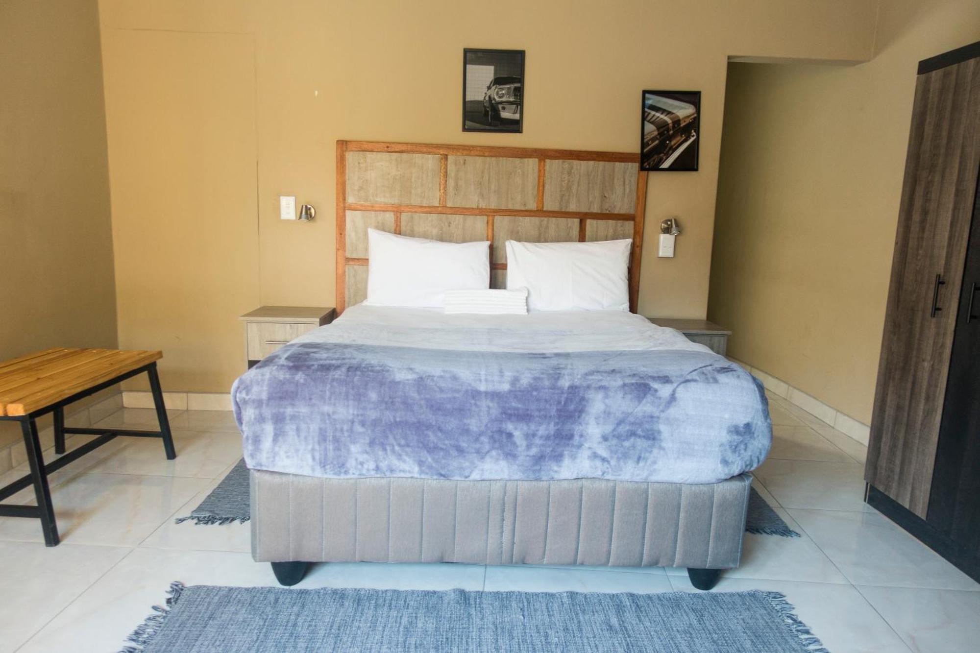 Ondangwa Rest Camp Bed & Breakfast ภายนอก รูปภาพ